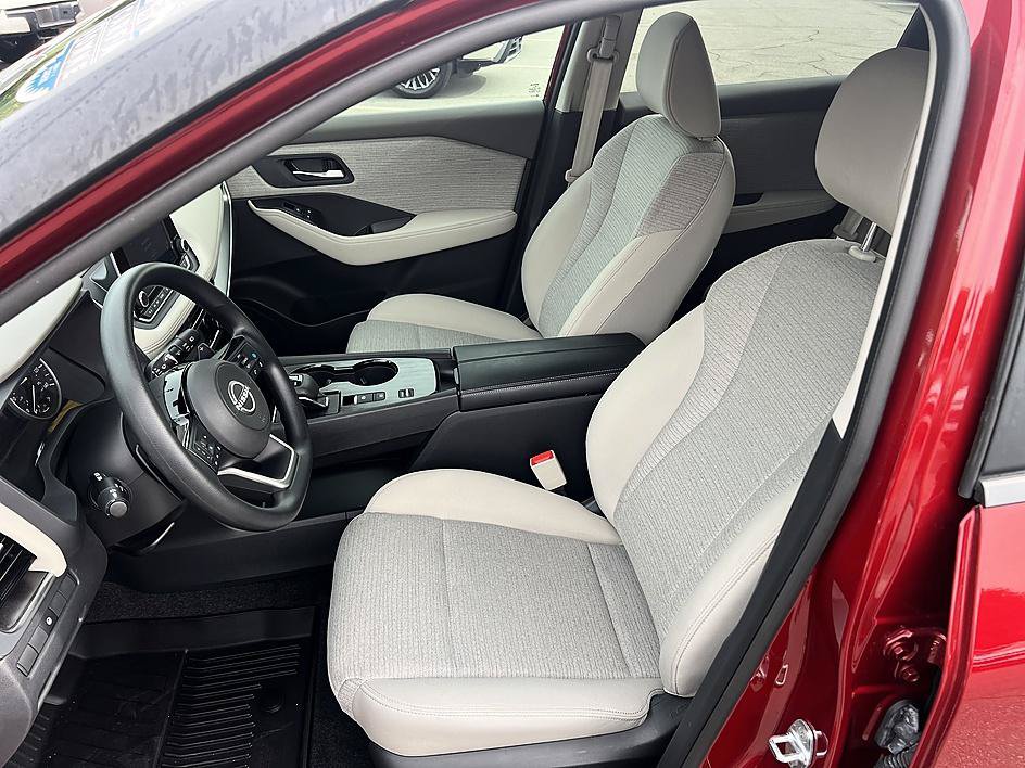 Certified 2022 Nissan Rogue SV FWD image 13