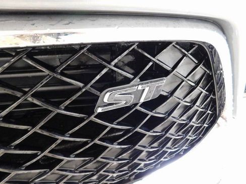 Used 2024 Buick Encore GX Sport Touring image 12