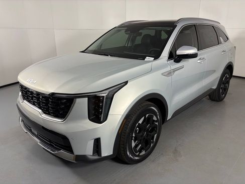 New 2026 Kia Sorento S image 4