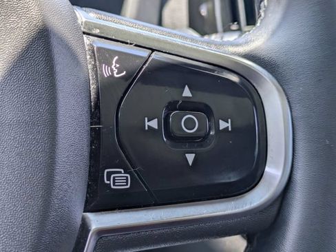 Certified 2023 Volvo XC60 B5 Plus w/ Climate Package FWD image 19