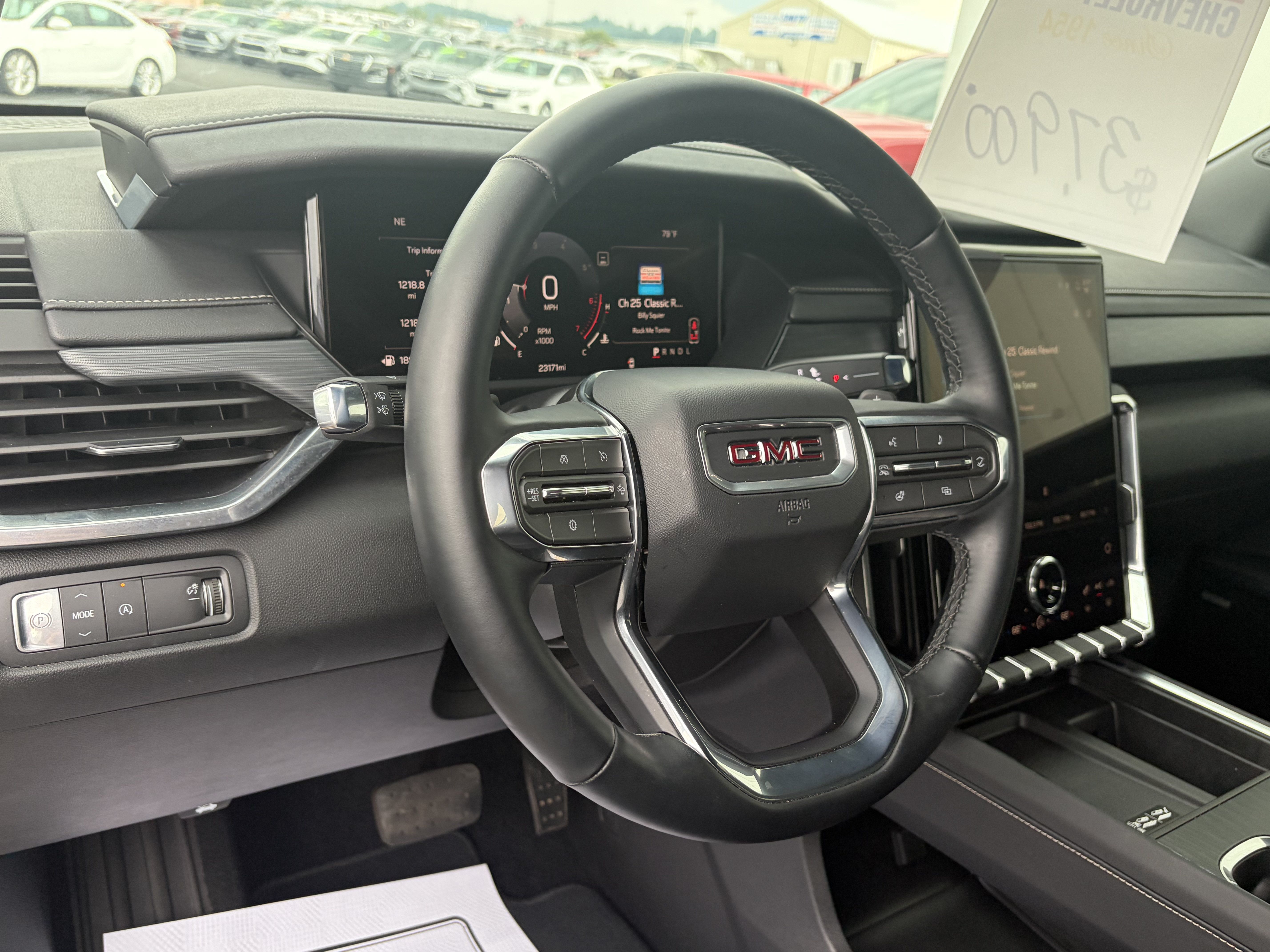 Used 2026 GMC Acadia Elevation w/ Elevation Premium Package FWD image 10