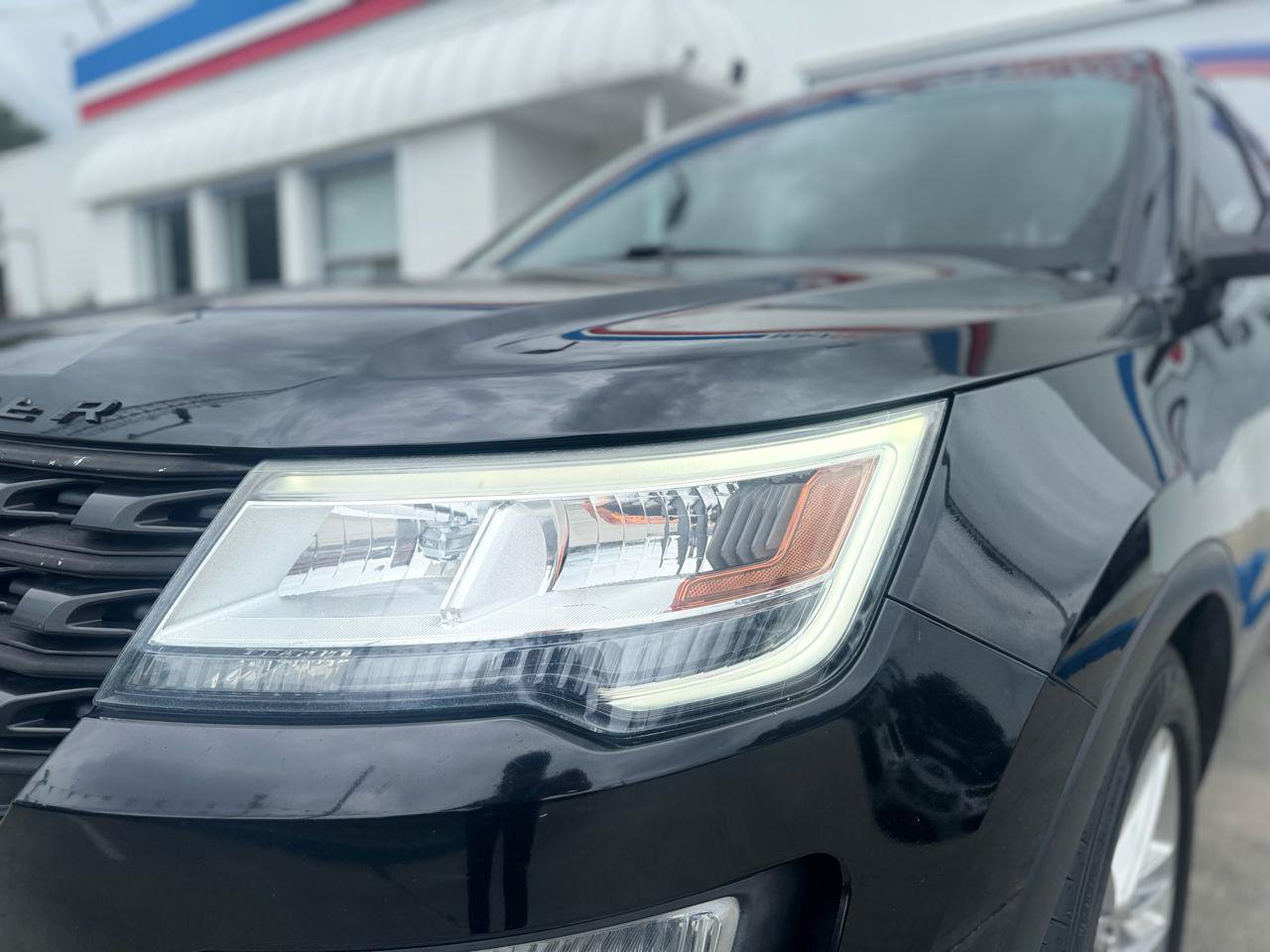 Used 2017 Ford Explorer Limited w/ Equipment Group 301A FWD image 15