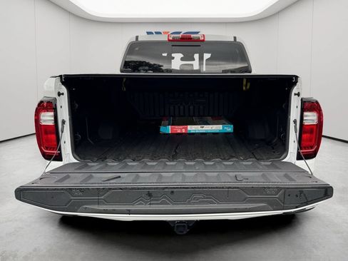 Used 2025 GMC Canyon AT4 w/ Technology Plus Package AWD/4WD image 23