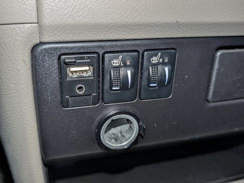 Used 2017 Toyota Sienna FWD image 45