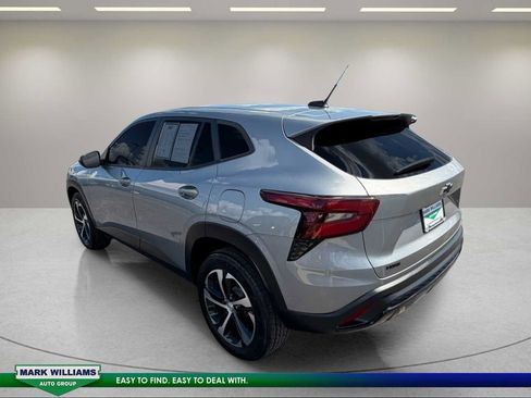Used 2024 Chevrolet Trax RS w/ Driver Confidence Package FWD image 4