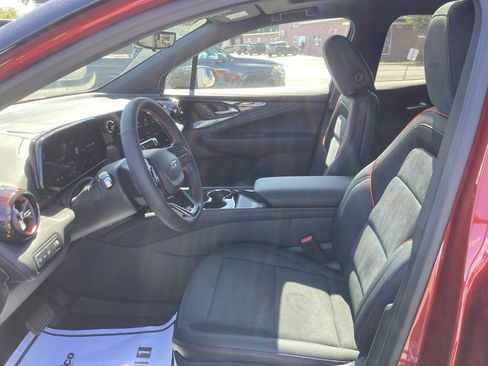 New 2025 Chevrolet Blazer EV RS image 9