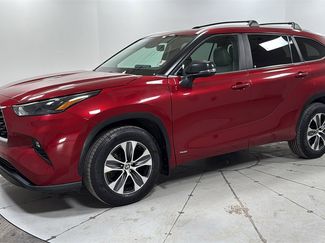 Certified 2023 Toyota Highlander XLE video 1