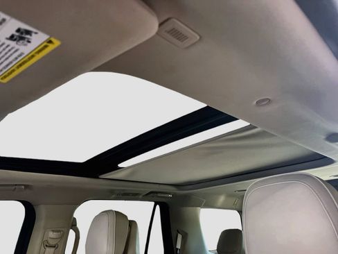 Used 2019 Lincoln Navigator Reserve AWD/4WD image 23