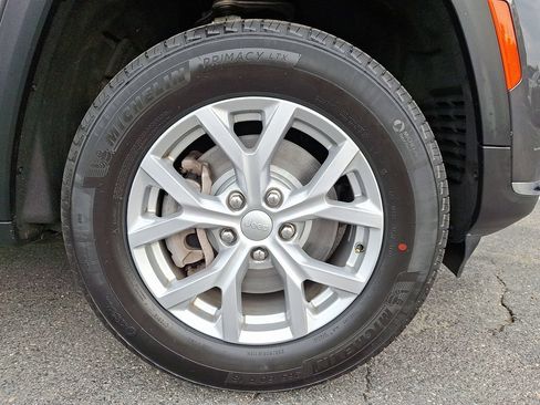 Used 2023 Jeep Grand Cherokee L Limited AWD/4WD image 8