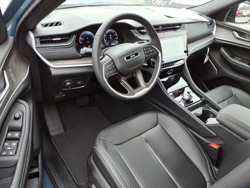 New 2026 Jeep Grand Cherokee Limited image 13