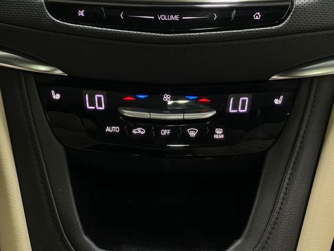 Used 2017 Cadillac XT5 Luxury image 27