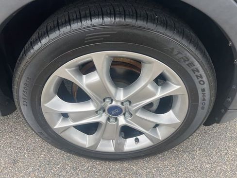 Used 2015 Ford Escape Titanium FWD image 3