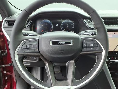 New 2026 Jeep Grand Cherokee Limited AWD/4WD image 19