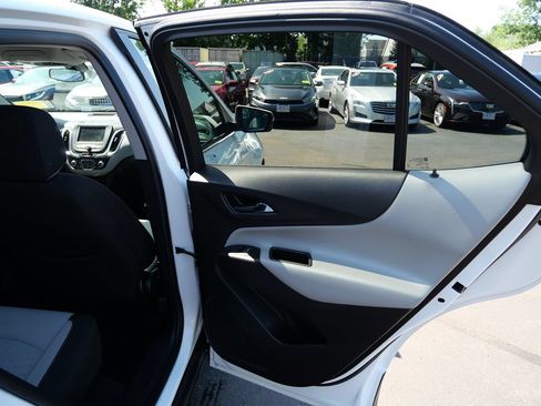 Used 2019 Chevrolet Equinox LT AWD/4WD image 34