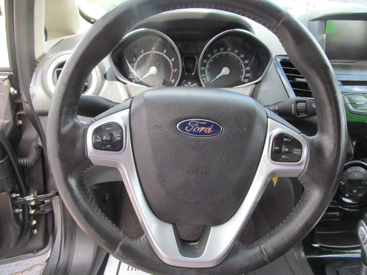 Used 2015 Ford Fiesta SE w/ Equipment Group 201A FWD image 12