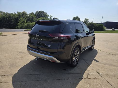 Used 2023 Nissan Rogue Platinum w/ Platinum Premium Package AWD/4WD image 3