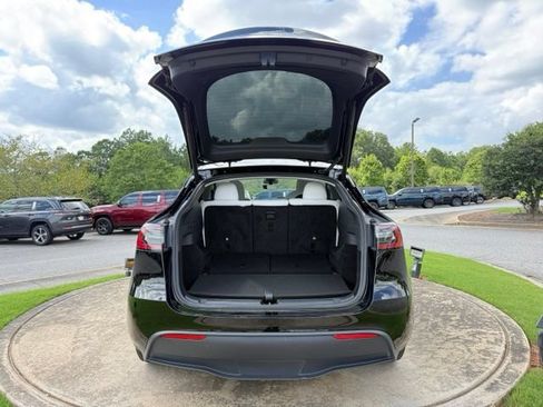 Used 2024 Tesla Model Y Long Range AWD/4WD image 29