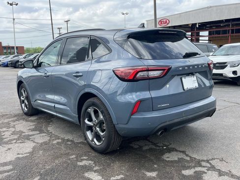 Used 2023 Ford Escape ST-Line w/ Tech Pack #1 FWD image 5
