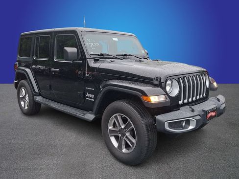 Used 2022 Jeep Wrangler Unlimited Sahara AWD/4WD image 3