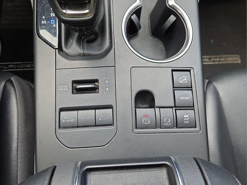 Used 2023 Toyota Highlander XLE AWD/4WD image 18