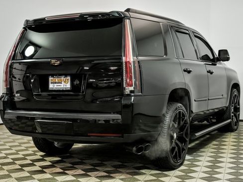 Used 2018 Cadillac Escalade Platinum image 7