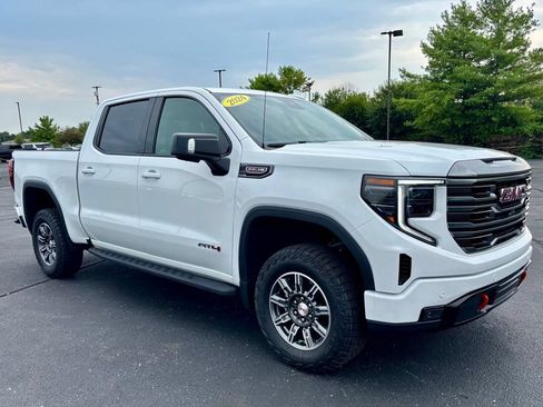 Used 2024 GMC Sierra 1500 AT4 w/ Technology Package AWD/4WD image 9