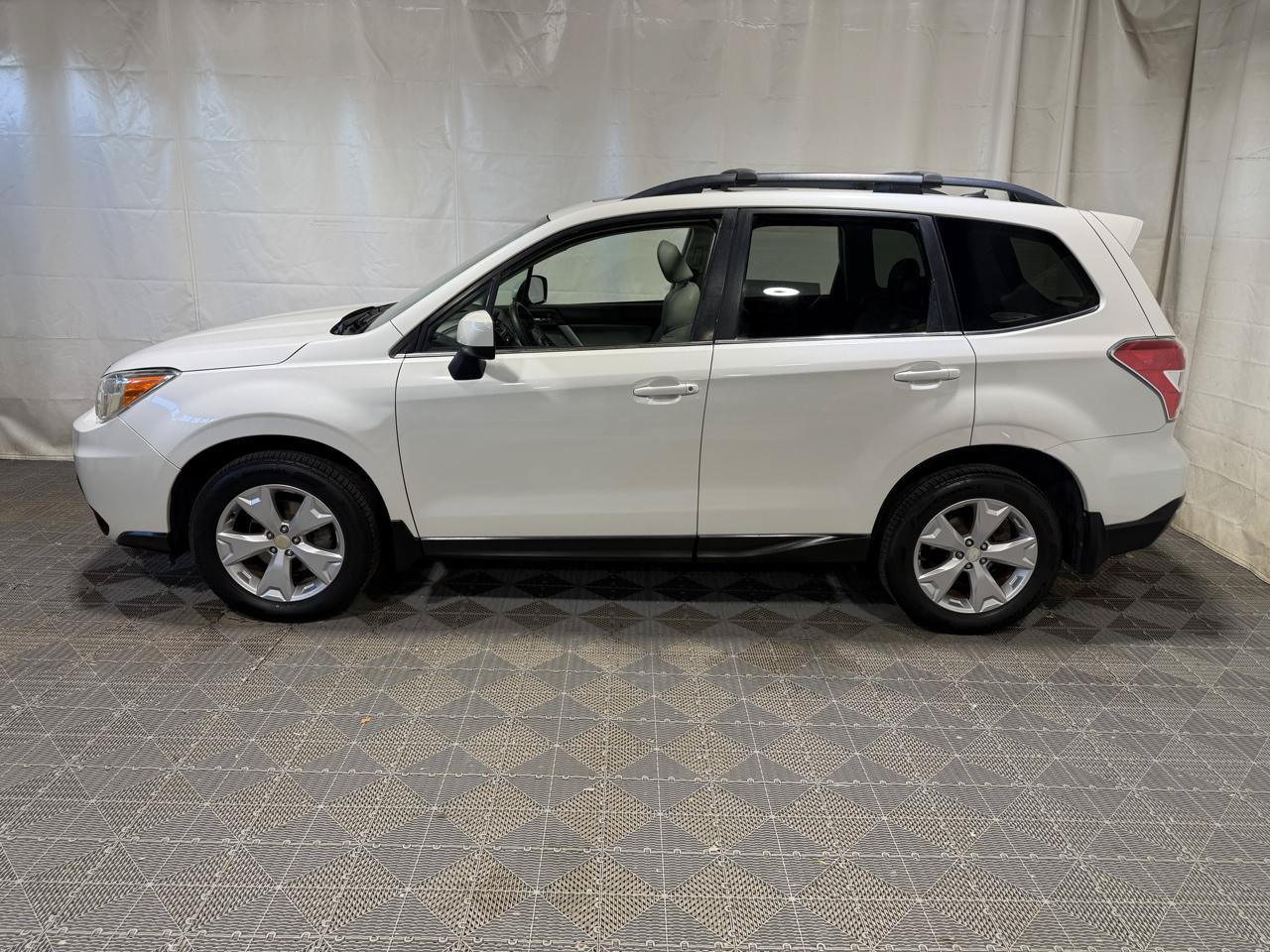 Used 2015 Subaru Forester 2.5i Limited AWD/4WD image 5