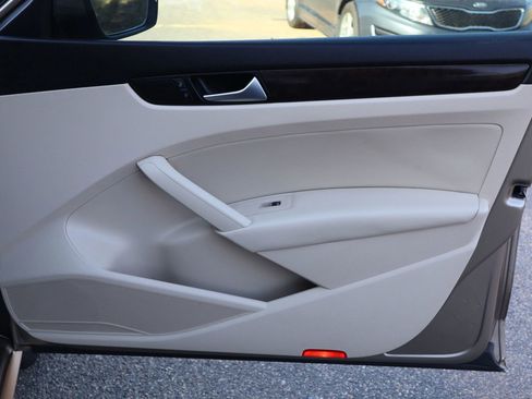 Used 2015 Volkswagen Passat TDI SEL Premium image 14