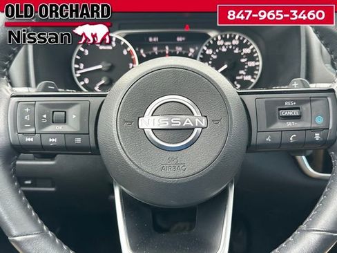 Used 2023 Nissan Rogue SL w/ SL Premium Package image 22