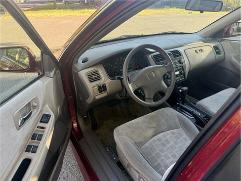 Used 2002 Honda Accord SE image 9