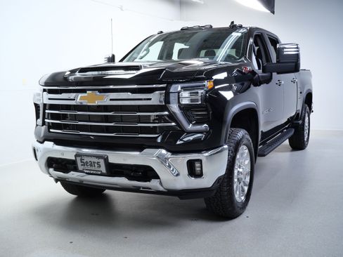 Used 2024 Chevrolet Silverado 3500 LTZ w/ LTZ Plus Package AWD/4WD image 10