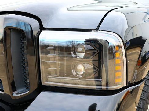 Used 2003 Ford F350 XLT image 23