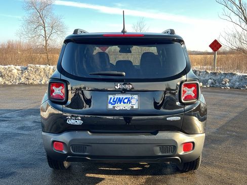 Used 2017 Jeep Renegade Latitude w/ Cold Weather Group image 3