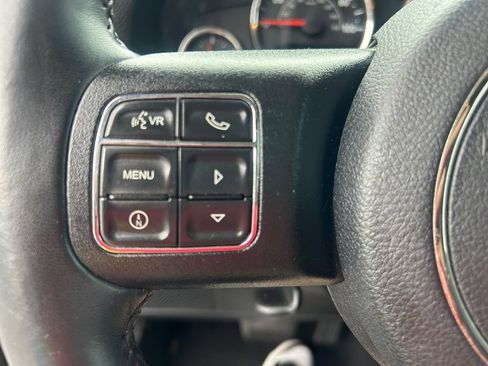 Used 2017 Jeep Wrangler Unlimited Sahara w/ Connectivity Group AWD/4WD image 24