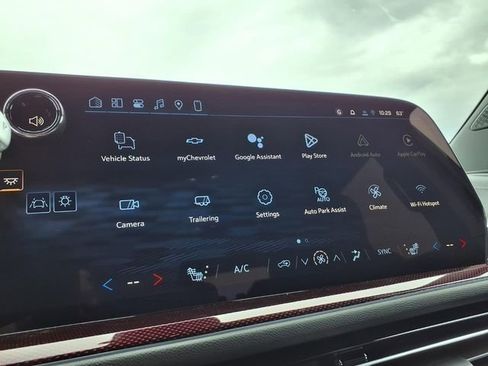 New 2026 Chevrolet Traverse Z71 w/ Enhanced Driving Package AWD/4WD image 18