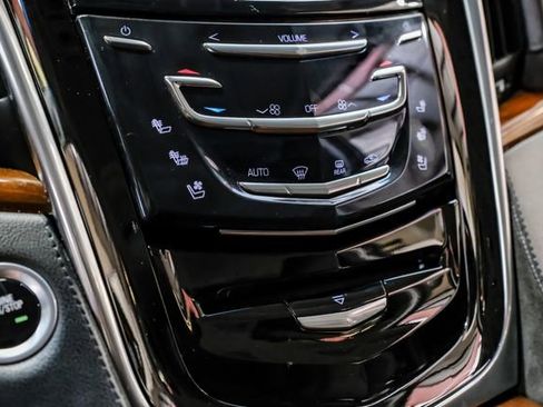 Used 2019 Cadillac Escalade Premium Luxury image 36
