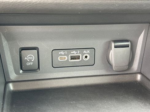 Certified 2025 Nissan Sentra SR w/ SR Premium Package FWD image 29