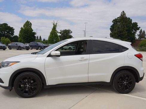 Used 2020 Honda HR-V EX-L image 3