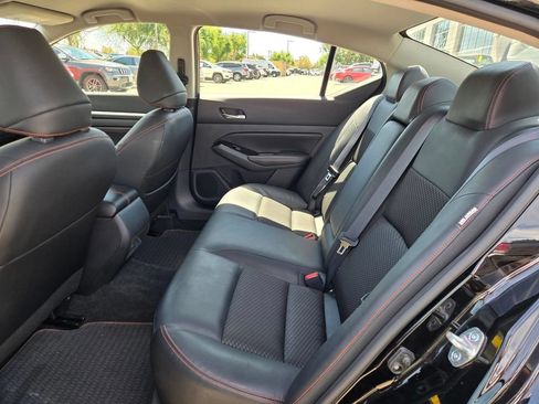 Used 2023 Nissan Altima 2.5 SR FWD image 10