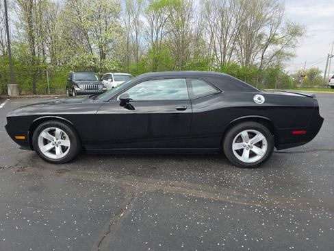 Used 2014 Dodge Challenger SXT Plus image 4