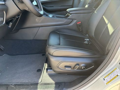 New 2025 Jeep Grand Cherokee Limited image 12