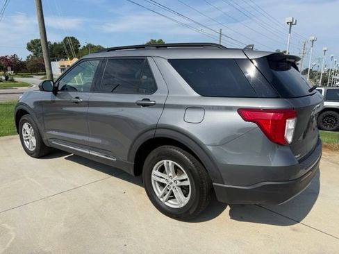Used 2023 Ford Explorer XLT w/ Equipment Group 202A AWD/4WD image 8