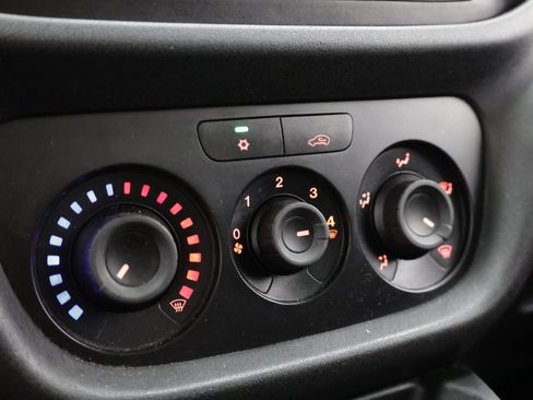 Used 2022 RAM ProMaster City Tradesman FWD image 21