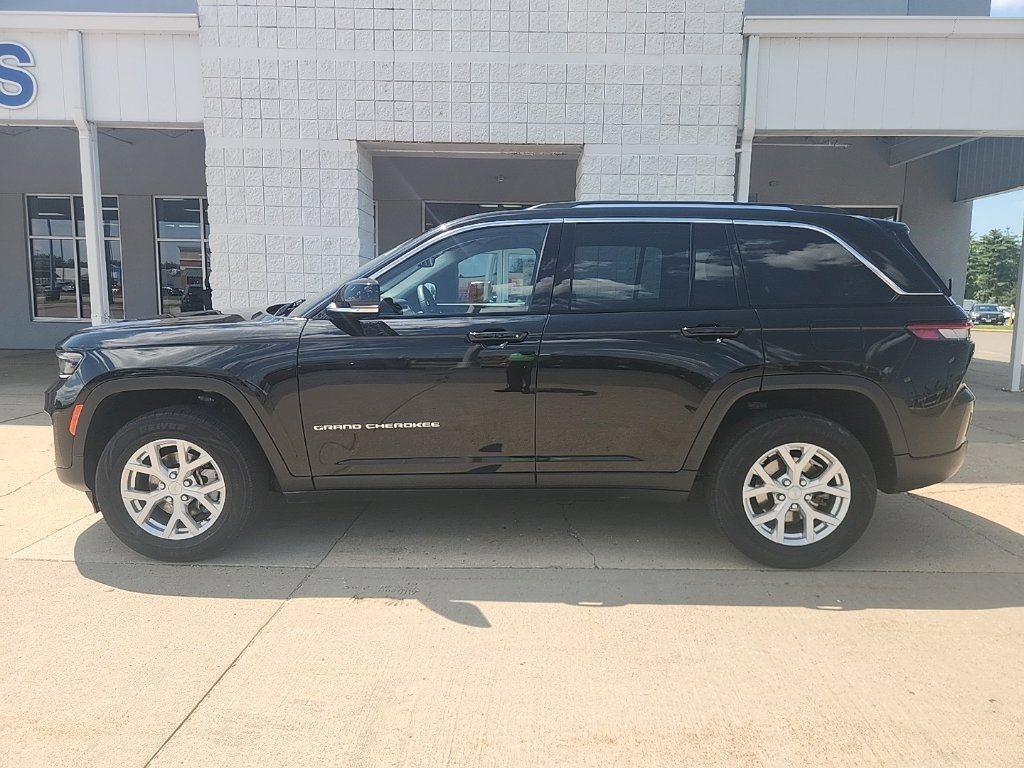 Used 2023 Jeep Grand Cherokee Limited AWD/4WD image 5