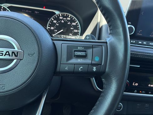 Used 2021 Nissan Rogue SV w/ Premium Package FWD image 28