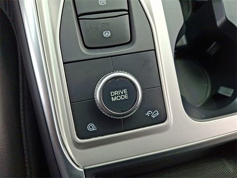 Certified 2022 Ford Explorer XLT w/ Equipment Group 202A image 23