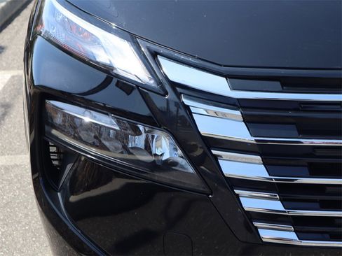 Certified 2025 Nissan Rogue SV image 11