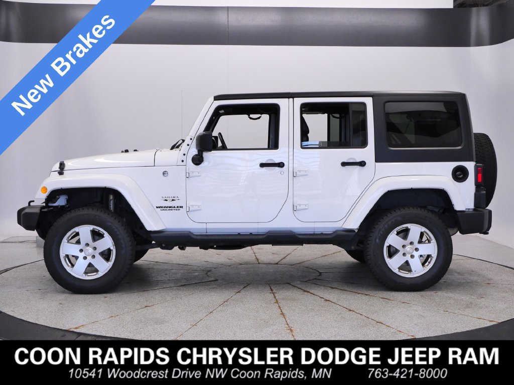 Certified 2017 Jeep Wrangler Unlimited Sahara w/ Connectivity Group AWD/4WD image 2