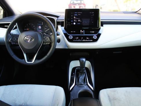 Used 2025 Toyota Corolla SE image 25