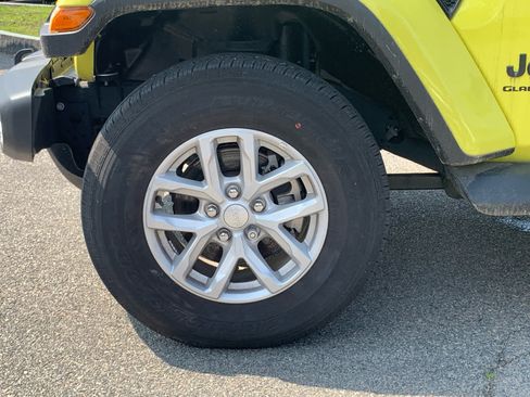 New 2023 Jeep Gladiator Sport image 11